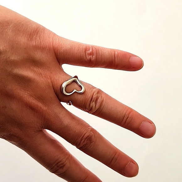 Tiffany & Co. Elsa Peretti Open Heart Ring - Picture 8 of 10